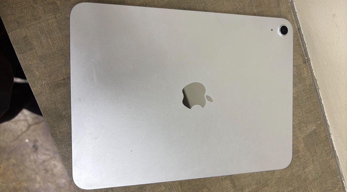 Hp laptop 14 and Apple IPad (A16) Bundle