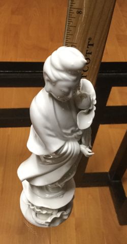 Antique Chinese Porcelain Guanyin Buddha Guanine Stature Figure 7-8 inch in height-$100