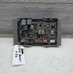 2010-2014 GMC Yukon Denali / Cadillac Escalade Engine Fuse Box OEM PART
