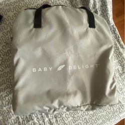 Baby delight bassinet 
