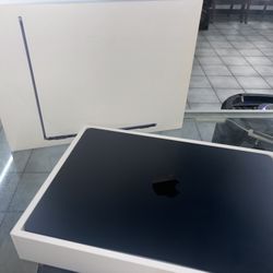 MacBook Air 13-inch M2