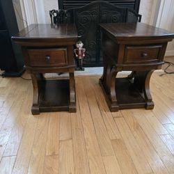 Matching Living Room Table Set.. EXCELLENT CONDITION..FREE DELIVERY 