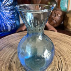Beautiful vintage  Small Turquoise Hand Blown Bud Vase 🏺 