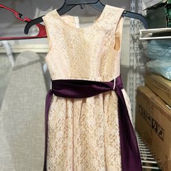 Champagne Color Formal Dress Size 6 In Girls. 