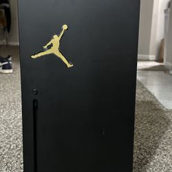 XBOX SERIES X REPLICA 8 CAN MINI FRIDGE (Thermoelectric Cooler)