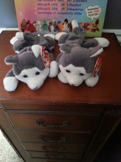 Twin grey and white husky beanie baby dogs