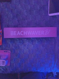 Brand New Beachwaver B1 Curling Iron
