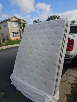 Pillows Top Mattress Size queen