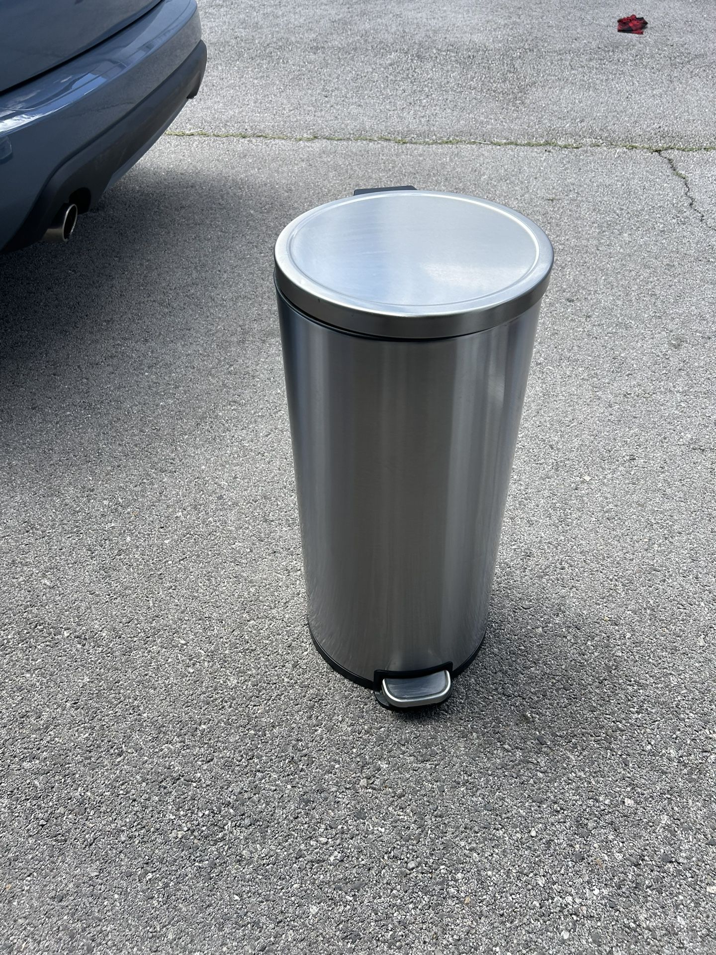 13 Gallon Stainless Steal Trash Can. Never Used, Sat In Storage For A Couple Months. 
