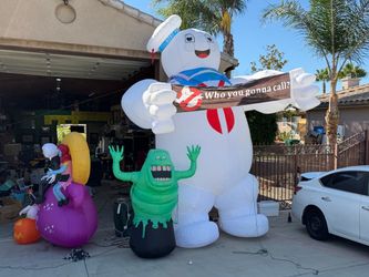 16’ Ghostbusters Stay Puft Marshmallow Man and 6’  Slimer Inflatable Decorations