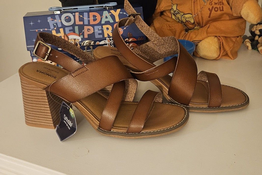 NEW with Tag Womens Shoe Size 10