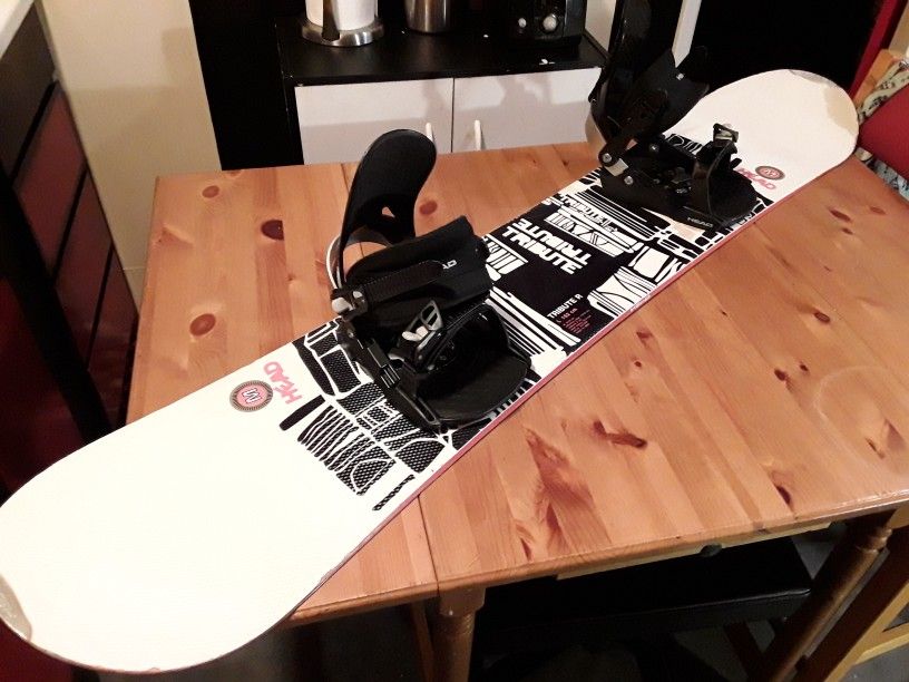 HEAD Tribute R 152cm Snowboard with Head P3 Bindings (Size Medium)