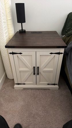 Farm style End Table