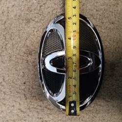 Toyota Radiator Grill Emblem Brand New