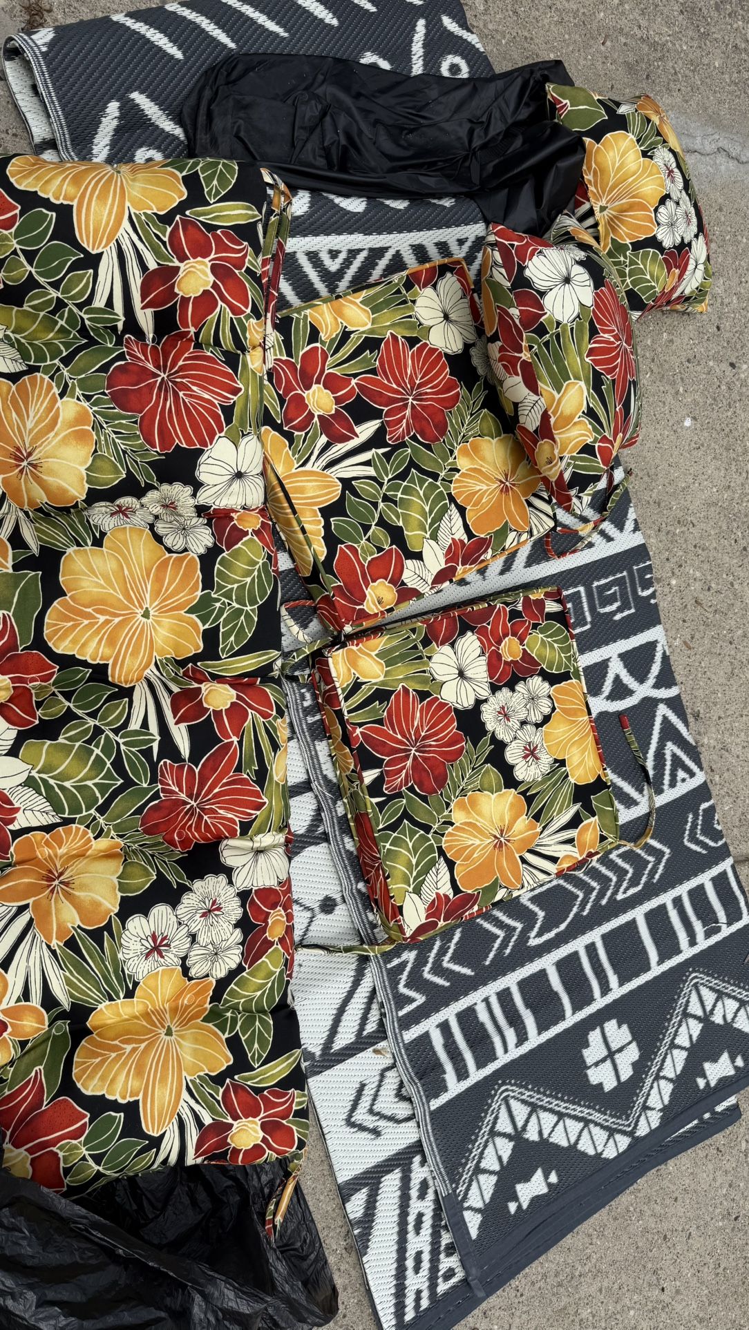 Outdoor Patio seat Cushions Pillows Aloha Black Floral
