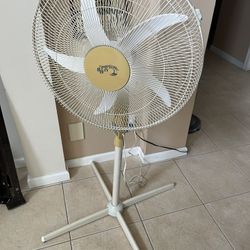 Hampton Bay 22” Metal Pedestal Fan 50” Tall (3 Speed)