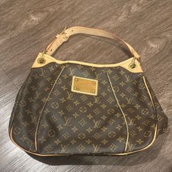 Louis Vuitton Galleria 