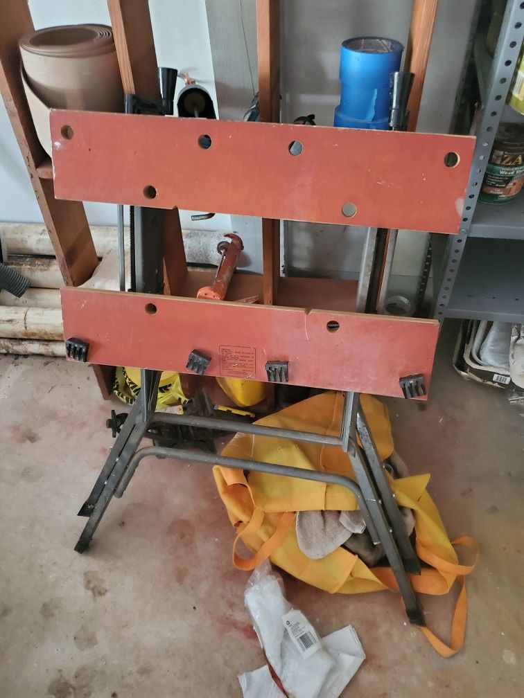 Black and decker vise table