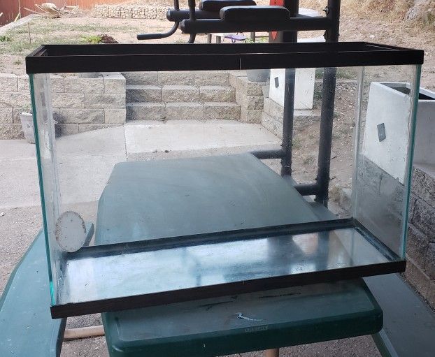 GLAS TANK