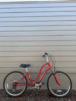 Electra Townie 21D Step-Thru Women’s Comfort Bike - Low Step Lightweight Bicycle Ladies