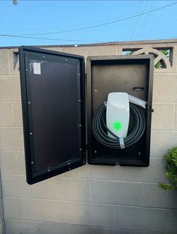 Tesla Charger⚡️🔌(READ DESCRIPTION)
