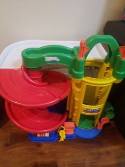 Toy car garage