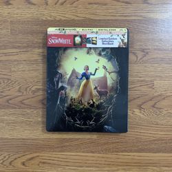 Snow White (Limited-Edition Collectible Steelbook) 4K UHD Blu-ray Combo Pack [4K UHD Blu-ray + Blu-ray]
