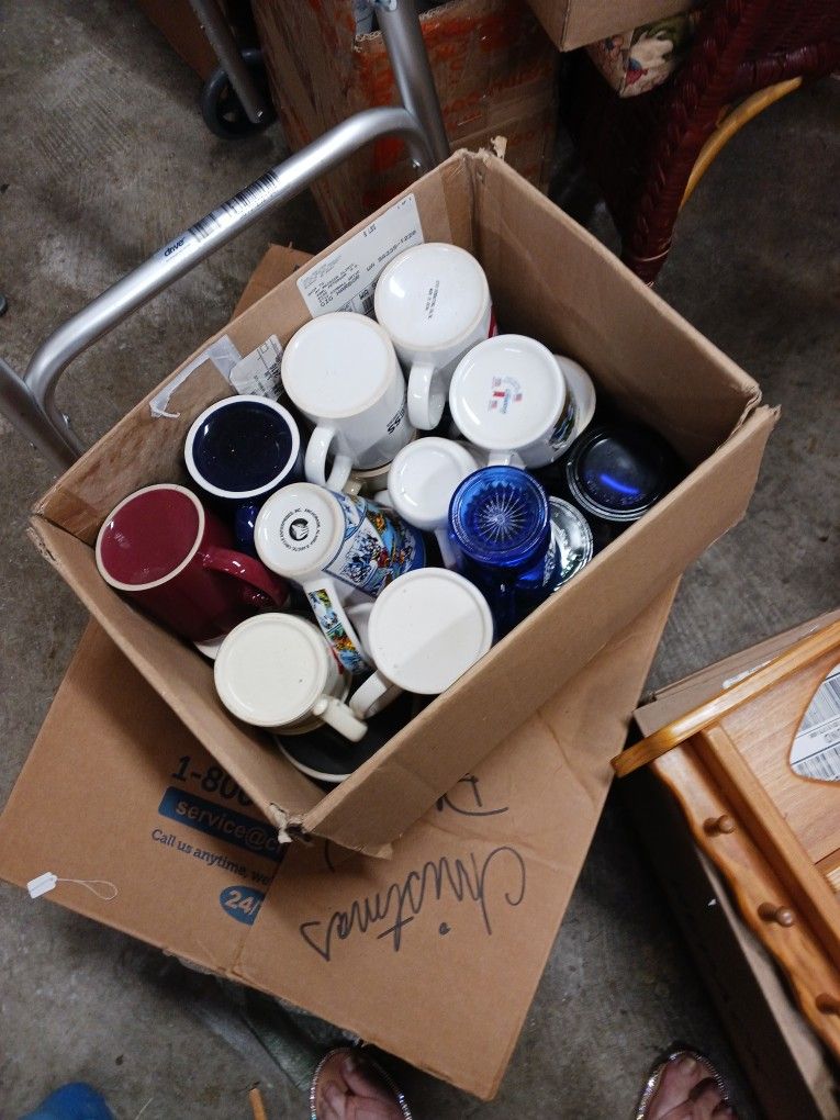 21 Coffee Cups Assorted