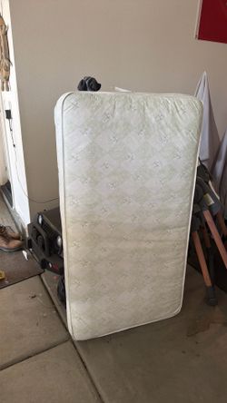 Free for Moms bed trampoline high chair