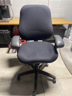 BODYBILT ergonomic chair J2507 BLACK STACCATO, great condition, works great