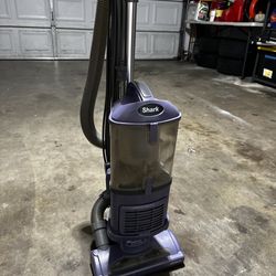 Shark lift away upright vacuum