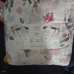 Comforter Set (Queen)
