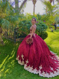 green emerald velvet dress Gold Lace Charro Quinceanera Dress Long Sleeve Off The Shoulder main image 0