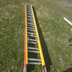 Long, extendable ladder, almost new, for sale