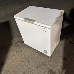 Convertible Deep Chest Freezer: Fridge/Refrigerator Or Freezer Free Local Delivery/30 Day Warranty  