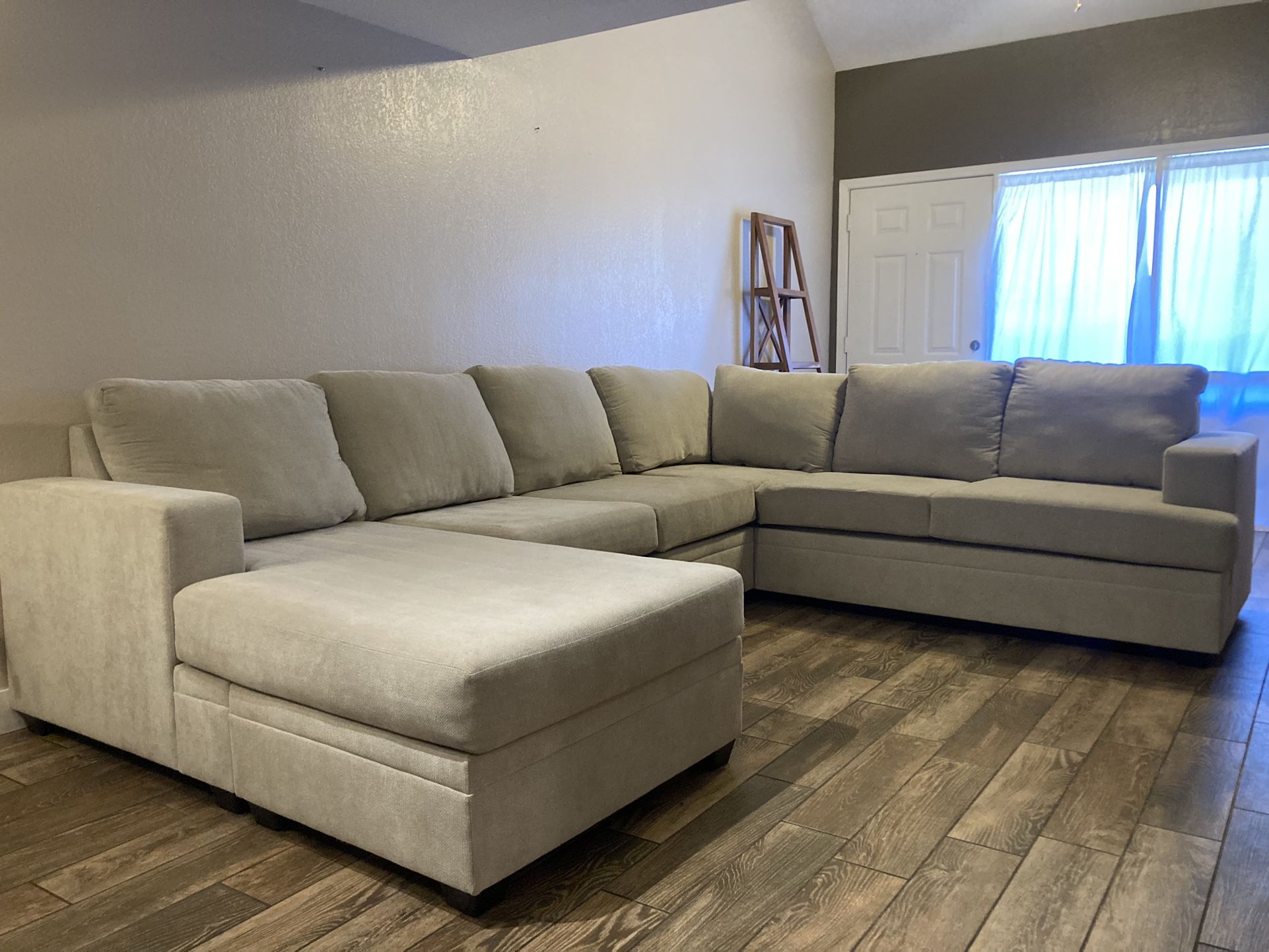 Living Spaces U-Shaped Sectional Couch With Chaise