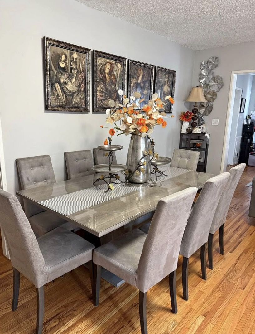 Classic Dining Table And Chairs 