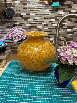 Vintage Murano hand blown Large 9.5” H x 31” in Circumference Vase