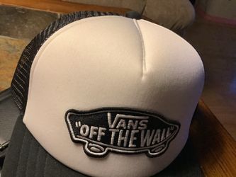 Vans “Off The Wall” adjustable baseball cap, brand new stitched