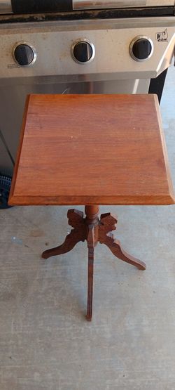 Vintage Antique Victorian Eastlake Carved Wood Pedestal Plant Stand