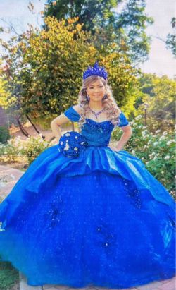 Quinceanera dress with crinolina