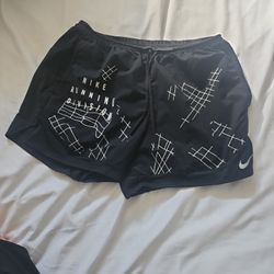 Nike Running Shorts 5 Inch Size Large