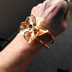 Bracelet Flower With Rhinestone $3