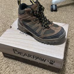 Bearpaw Hiking Boots Size 2Y