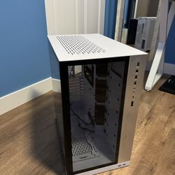Lian Li O11 Dynamic XL ROG Certified (White) ATX Full Tower Gaming Computer Case (O11D XL-W)
