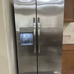 Frigidaire Refrigerator 