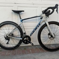 GIANT DEFY ADVANCED 2 WheelSystem SLR 1 Carbon tubeless
