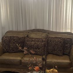 Sala ,Recámara Y Más De Ashly Furniture Calidad Y En Buenas Condiciones Y Cuidados