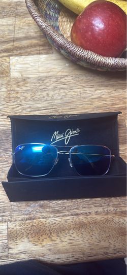 Maui Jim Aviator Sunglasses with Case