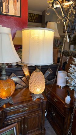 Vintage pineapple table lamp